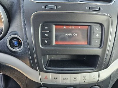 Pantalla de infoentretenimiento central delantera usada se adapta a: Dodge Journey 2011 pantalla tablero mou Foto 1 de 4