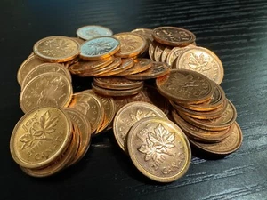 2010 NON MAGNETIC CIRCULATED CANADA SMALL CENT FULL ROLL 50 COINS - Picture 1 of 1