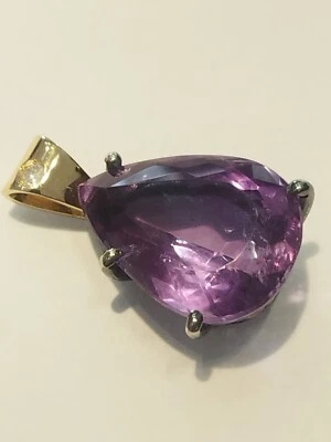 Pendente con montatura in oro 14 kt e argento 925 con ametista e diamante. - Immagine 1 di 4
