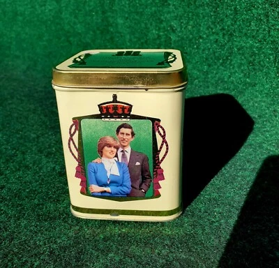 Lady Diana Spencer and The Prince Of Wales  1981 Commemorative Wedding Tin - Image 1 of 4