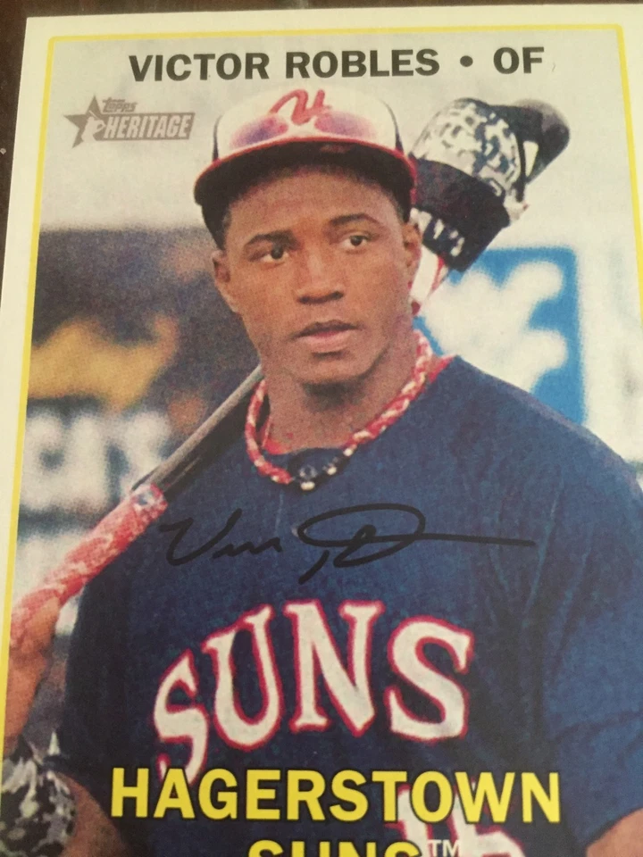 2016 Topps Heritage Minors Facsimilie Signature Variation 179 Victor Robles - Image 1 of 1