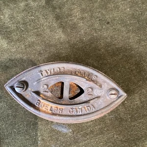 VINTAGE OLD CAST IRON SAD IRON TAYLOR FORBES GUELPH CANADA DOOR STOP No Handle - Picture 1 of 5