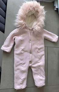 Baby Babies Girls Age 9-12 Months Caramelo Pink Knit Fleece Button Pram Snowsuit - Picture 1 of 14