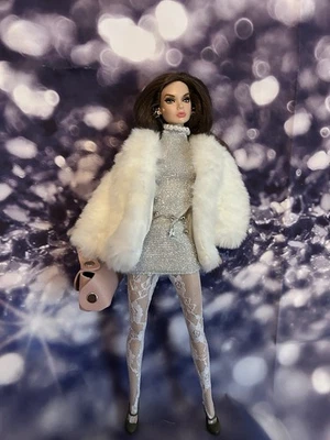 Nuevo Vestido Plateado, Blanco, Abrigo Peludo, Accesorios, Para Regalo 🎁 Foto 1 de 4