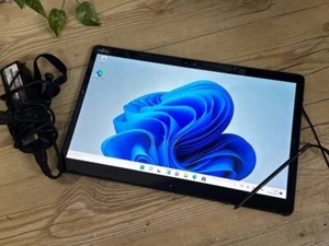 Fujitsu ARROWS Tab Q738/SE Core i3 7130 2.7GHz SSD 128GB Memory 4 GB JP - Picture 1 of 4