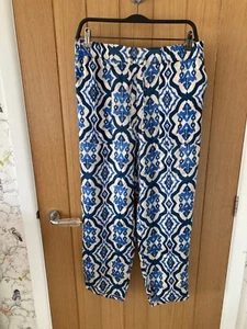 BNWT ZARA Blue Patterned Printed Satin Trousers Size L - Picture 1 of 9