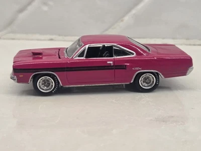 Johnny Lightning 1: 64 压铸汽车粉色 1970 年普利茅斯 GTX 限量版散装 — 第 1/4 张图片