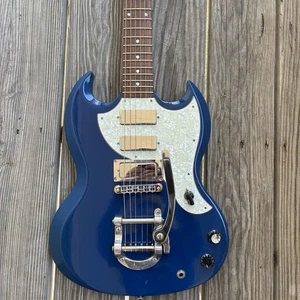 Gibson Sg Deluxe Blue 1998 Vintage Maestro Bigsby Firebird Electric Guitar Case - Picture 1 of 23