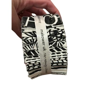 Rollo de gelatina estampados de panda de Kim Schaefer para telas Andover Foto 1 de 4