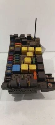 98 99 00 01 02 03 04 05 MERCEDES ML-CLASS ENGINE FUSE BOX Foto 1 de 4