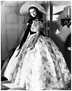 VIVIEN LEIGH im formellen Kleid 8x10 Still WIND WEG -- a477 - Bild 1 von 1