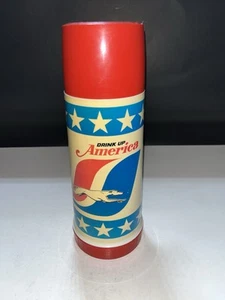 Vintage 1976 Greyhound Bus Line "Drink Up America" Thermoskanne - Bild 1 von 5