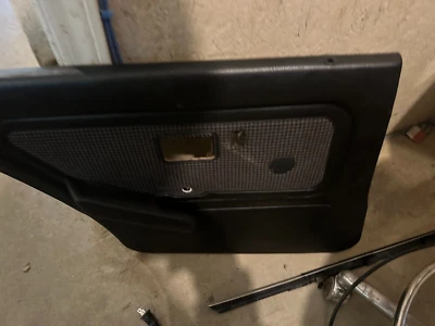 85-91 BMW E30 325i 325E 318 LH LADO CONDUCTOR TRASERO NEGRO PUERTA MOLDURA PANEL TARJETA Foto 1 de 3