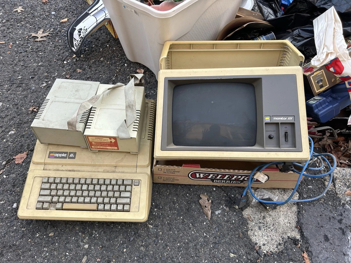 Apple IIe Vintage Computers & Mainframes for sale - eBay Apple IIe Vintage Computers & Mainframes for sale - eBay