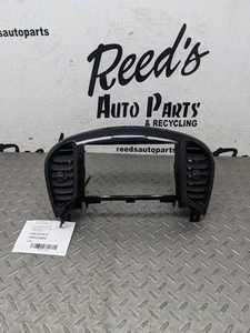 2011-2015 NISSAN JUKE CENTER DASH RADIO TRIM BEZEL W/ AC VENTS 1157318 - Picture 1 of 12