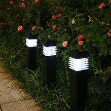 Landschaftslicht Außenlicht Beleuchtung Gartengarten Rasen Gehweg Nacht Lichter