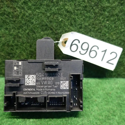 Centralina porta anteriore destra Seat Leon ST (5F8) 1.4TSI 110KW anno 2015 5Q4959592E - Immagine 1 di 4