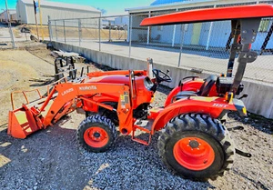 2020 KUBOTA L2501D HST TRACTOR WITH LOADER - 4X4 - ONLY 175 HOURS - Picture 1 of 6