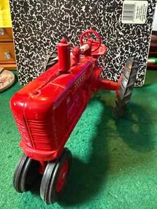 Scale Models Case McCormick Red Farmall Super M Narrow Front Tractor 1/16 Scale  - Picture 1 of 4