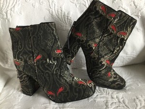 NAUGHTY MONKEY 8M NADONNA Black/Red Embroidered/Tapestry Heeled AnkleBoots Zip