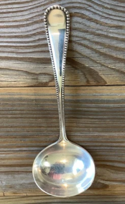 WM A ROGERS - (1900) TILO / EUDORA - CUCHARÓN SALSA CON CUENTAS - 6 7/8" Foto 1 de 4