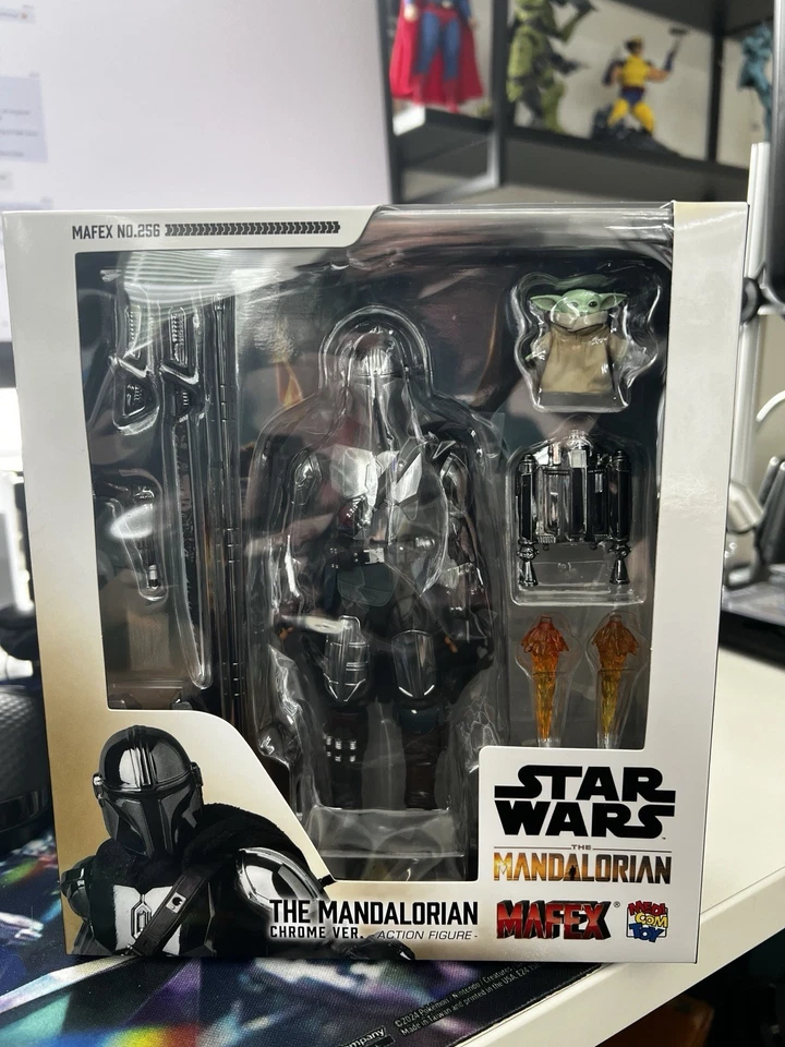 *PREORDER SLOT* MAFEX No 256 Star Wars The Mandalorian (Chrome Ver) - UK seller - Image 1 of 4