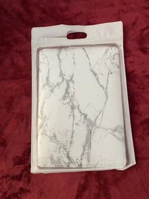 iDOO Estuche Rígido Plástico Suave Táctil Recubierto de Goma Mate para MacBook Air 13 pulgadas + Foto 1 de 4