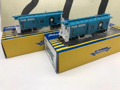 Athearn Ho Scale Rock Island Bay Window Caboose Road #s 17201 & 17204 Set of 2 - Image 1 of 4