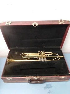 Holton Trumpet with case (LL) - Picture 1 of 14