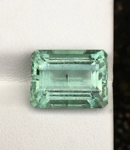 Natural green aquamarine special octagon cut gemstone good color 6.90 carat - Foto 1 di 5