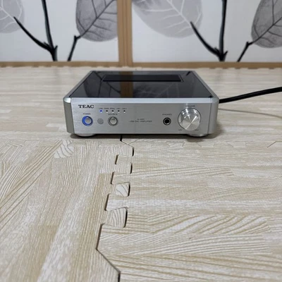 Amplificatore DAC TEAC A-H01 con accessori, buone condizioni dal Giappone - Immagine 1 di 4