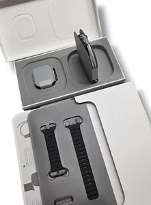Apple Watch Ultra 2 (GPS Cellular) Black Titanium 49mm Black Ocean Band See Phot - Photo 1 sur 16