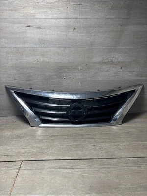 Nissan Versa 2015-2019 parrilla superior delantera del radiador 62310-9KM0A OEM Foto 1 de 4