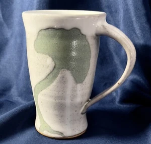 Taza Studio Pottery Ginko Hoja Color Piedra/Verde 16oz Firmada - Imagen 1 de 8