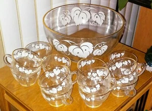 Punch Bowl w/12 Cups w/ Grape Leaf Motif In White. Clear Glass. Mid 20th Century - Picture 1 of 5