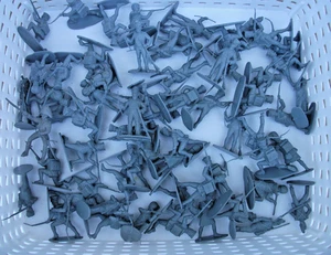 JOBLOT of x63 Original Vintage Airfix Napoleonic Toy Soldiers - 1:32 scale - Picture 1 of 8