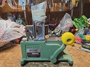 Vintage Rhyne Blumen Pick Maschine Serie # A.F. 58410 schweres Gusseisen mit Gewicht  - Bild 1 von 24