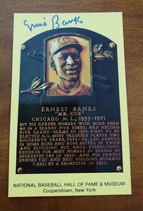 JSA ERNIE BANKS SIGNED AUTO GOLD HOF PLAQUE POSTCARD CHICAGO CUBS  - Picture 1 of 2