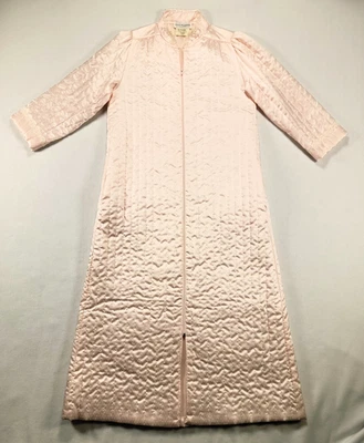 Bata Clásica Miss Elaine De Colección Nueva Sin Etiquetas M Rosa Larga Acolchada Línea Una Hecha en EE. UU. ILGWU Foto 1 de 4