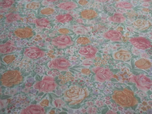 Pasteles vintage de tela Wamsutta rosa y algodón melocotón con flores - Imagen 1 de 6