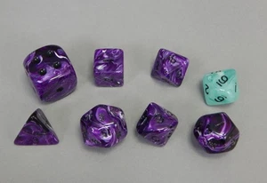 Juego de dados poliédricos negros de seda con casta de cristal de 8 piezas con pipa jumbo fuera de stock - Imagen 1 de 2