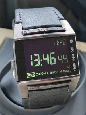 Junghans Mega 1000 Avantgarde 26/4800 904 ""die Schwarze mit den grünen  Augen"" - Bild 1 von 4