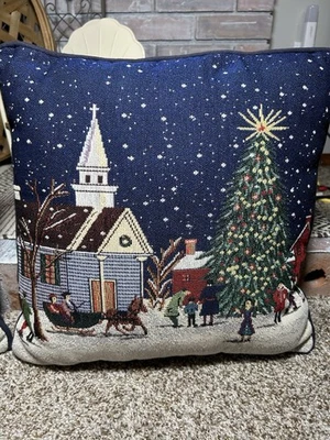 Juego de 2 almohadas decorativas navideñas tapiz azul iglesia escena de nieve estrella Foto 1 de 4