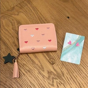 Heart themed bundle with wallet, earrings, ring, stickers and free gift! - Picture 1 of 7