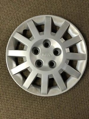 Tapacubos KIA SEDONA 2004 2005 cubierta de rueda 15" plateado 1K53A37170 OEM Foto 1 de 4
