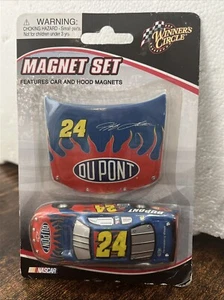2005 Jeff Gordon #24 Dupont NASCAR Winners Circle 1/64 Diecast W/ Hood Magnet - Picture 1 of 10