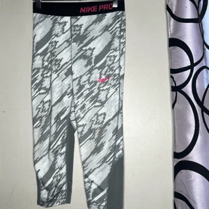 Nike Pro Dri Fit Girls Capri Leggings Gray/White W/Pink Swoosh Size XL - Picture 1 of 7