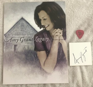 Amy Grant Legacy Hymns & Faith 8.5x11 Photo Guitar Pic & Signed 3x3” Card VG - Picture 1 of 7