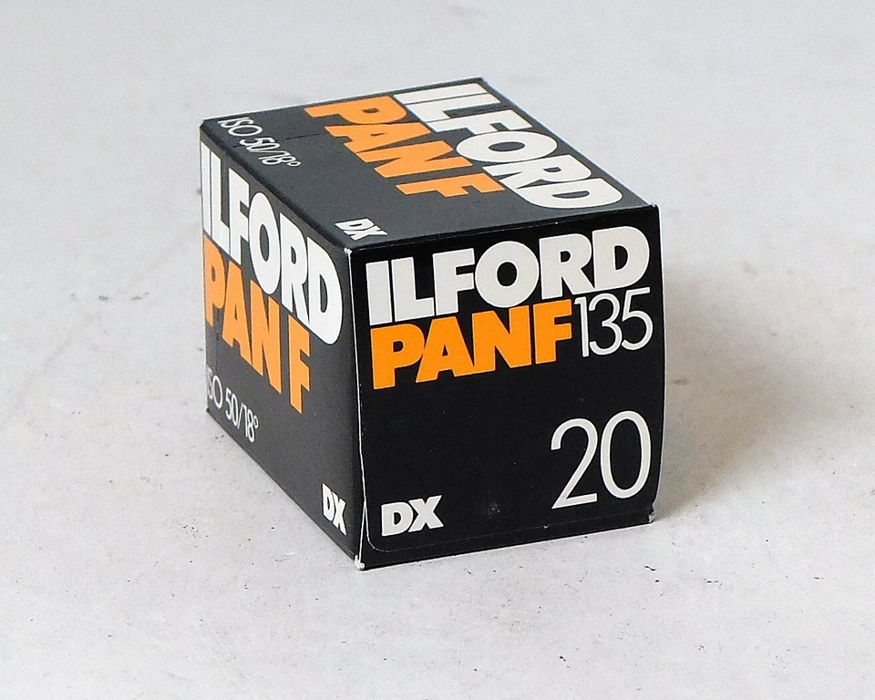 Пленка черно-белая Ilford Pan F 50 50asa 20exp 35 мм НОВАЯ с истекшим сроком годности - Изображение 1 из 1