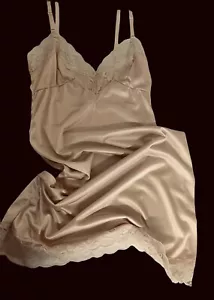 Vtg Full Slip Dress Nude Beige Lace Floral Liquid Silk Spaghetti Strap USA 34 - Picture 1 of 12